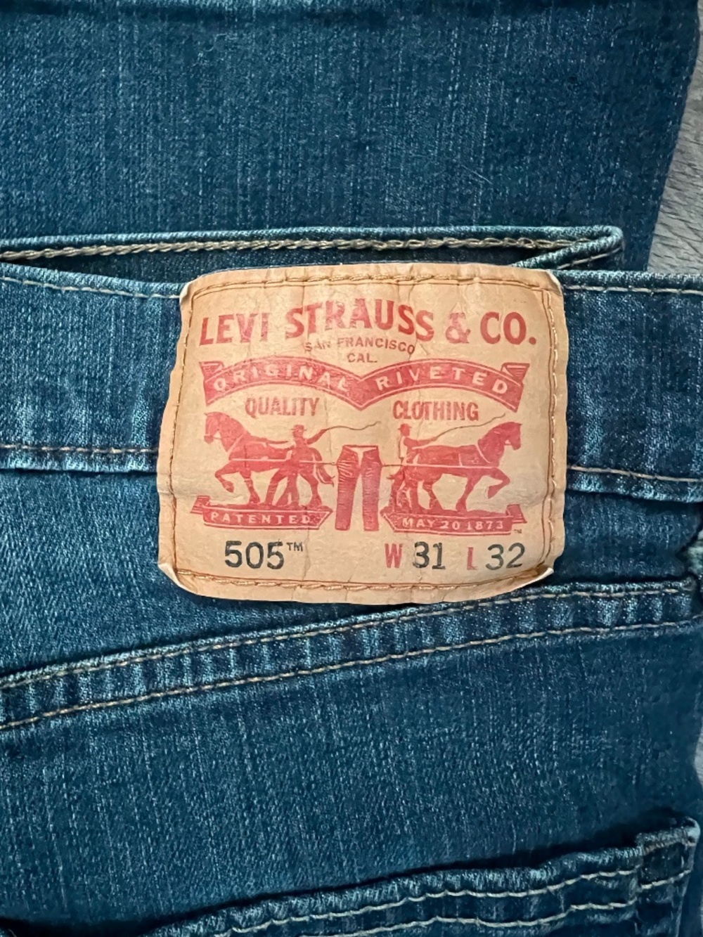 LEVI LEVIS Strauss 505 W31 L32 Regular Fit Straight Leg Blue Denim Mens Jeans
